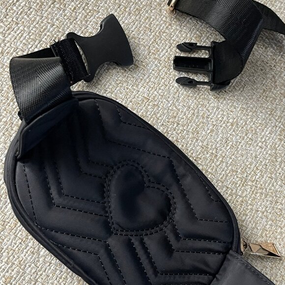 Black belt bag Nylon belt bag Women's belt bag size ML Travel black bag - Picture 4 of 9